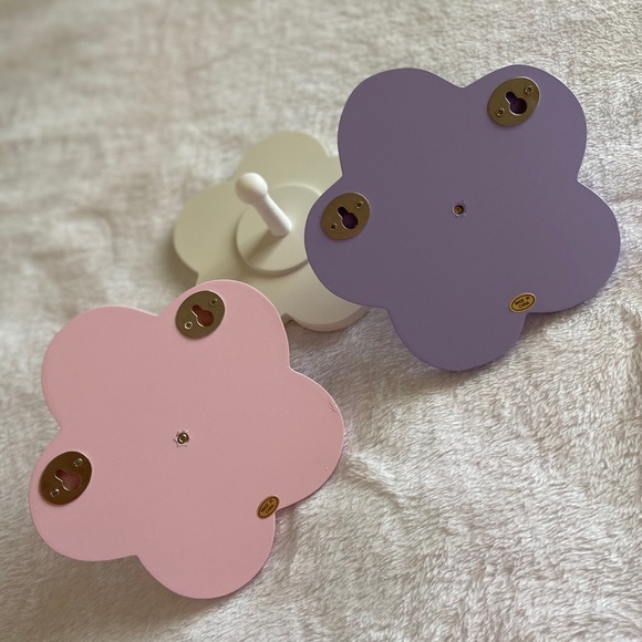 Flower Wall Pegs - Picture 4 of 5